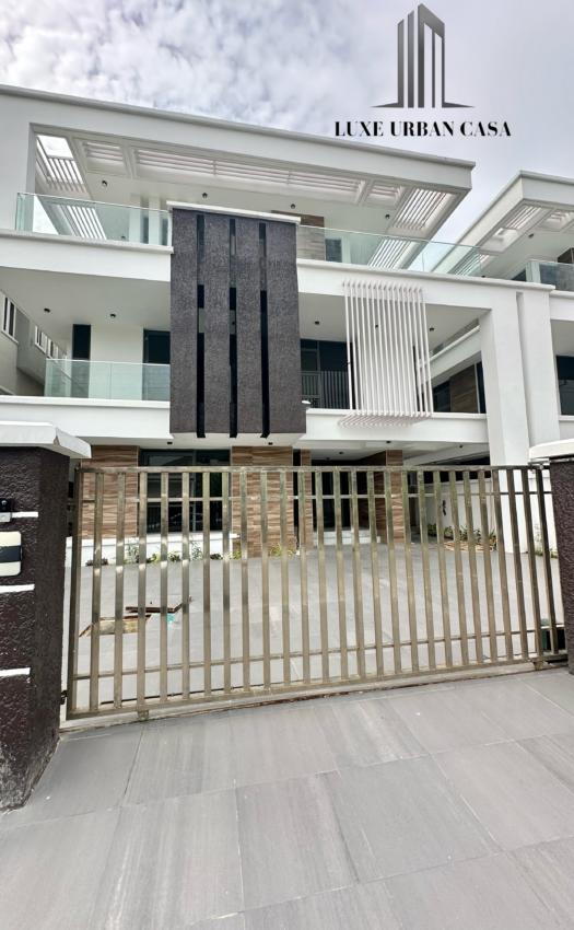 5 Bedroom Detached House at Lekki Phase 1