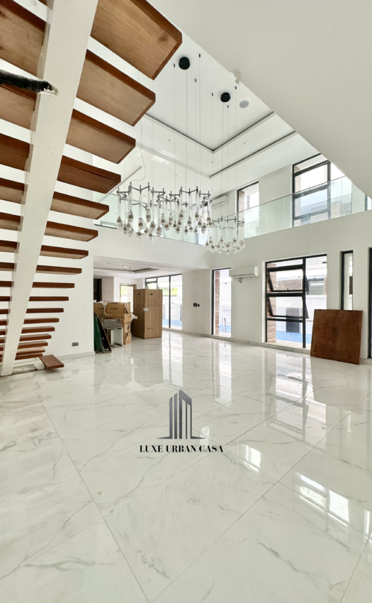 5 Bedroom Detached House at Lekki Phase 1