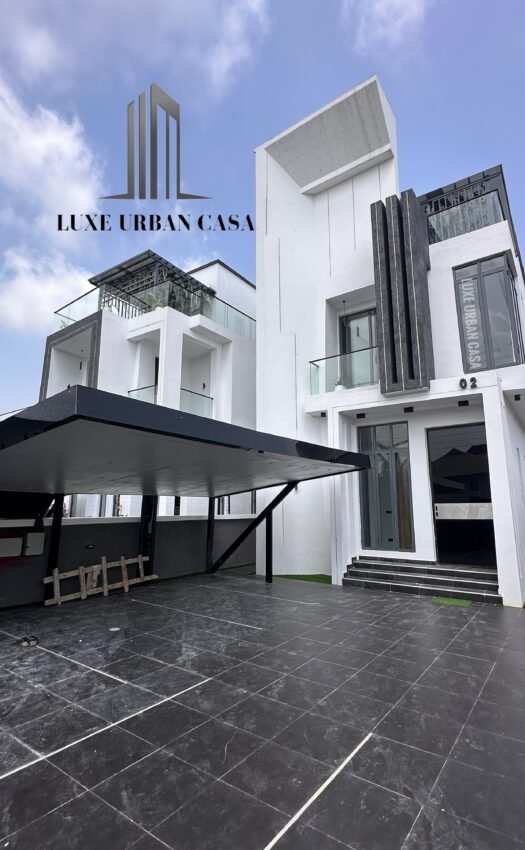 5 Bedroom Detached House at Ikota
