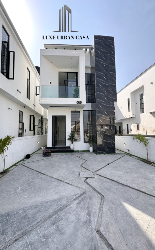 5 Bedroom Detached House at Ikota