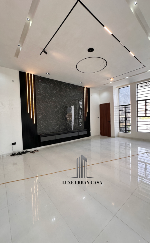 5 Bedroom Detached House at Ikota