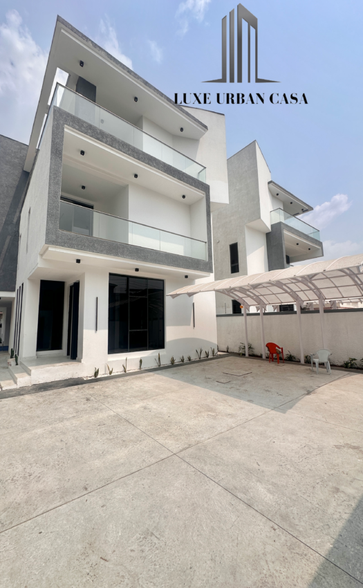 5 Bedroom Detached House at Lekki Phase 1