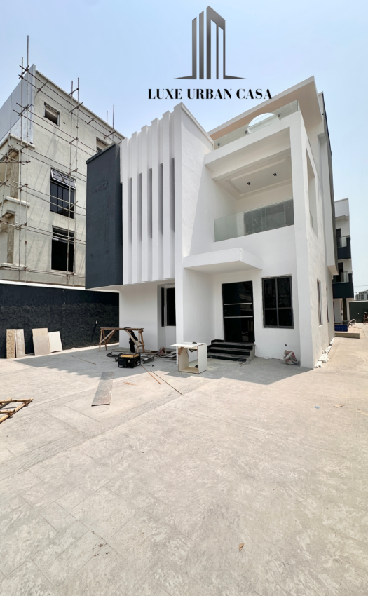 5 Bedroom Detached House at Lekki Phase 1