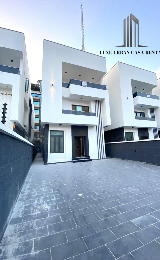 5 Bedroom Detached House at Lekki Phase 1